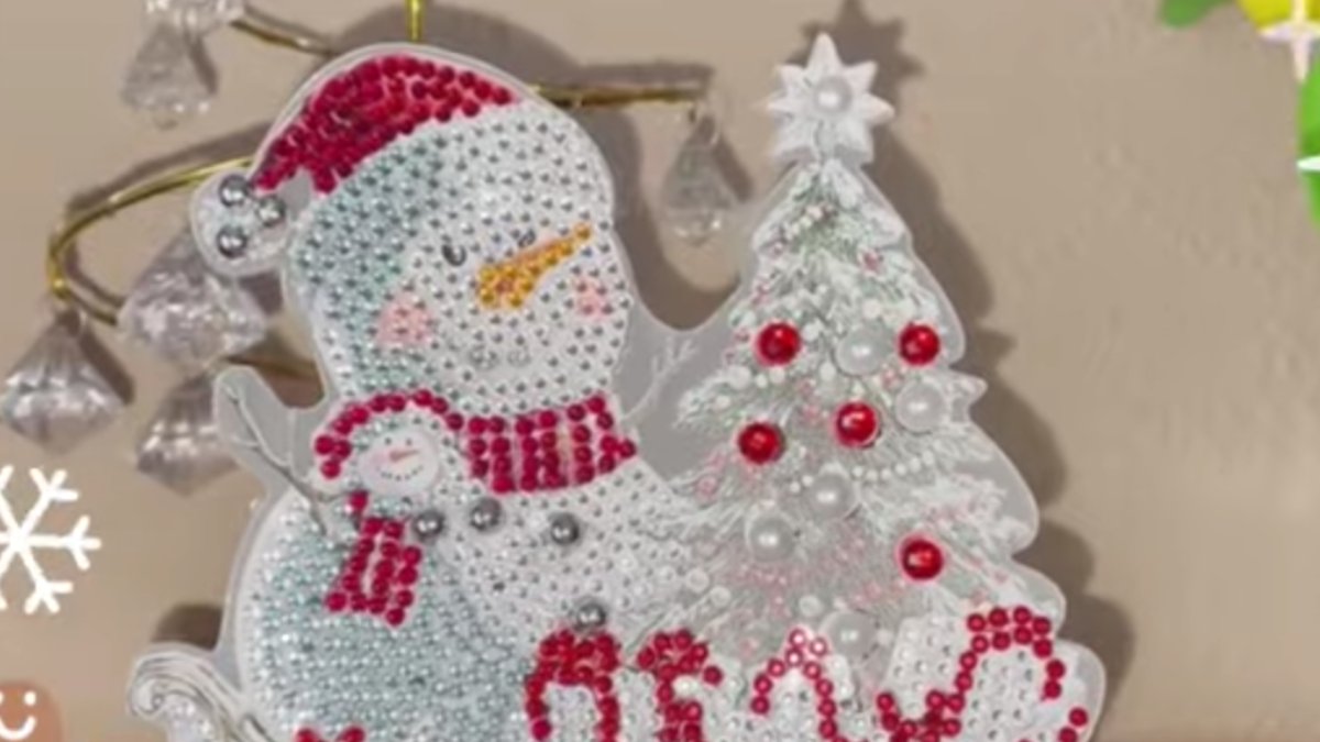 Create your own snowman with Diamond Painting: sparkle, calm, and winter magic.